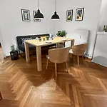 Beckhomes: Luxurioeses Juwel Mitten In Der Altstadt Apartament
