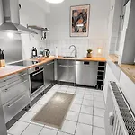 Beckhomes: Luxurioeses Juwel Mitten In Der Altstadt Apartament